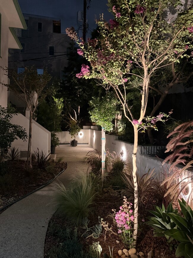 Building Photo - 1849 S Beverly Glen Blvd Unit 1851