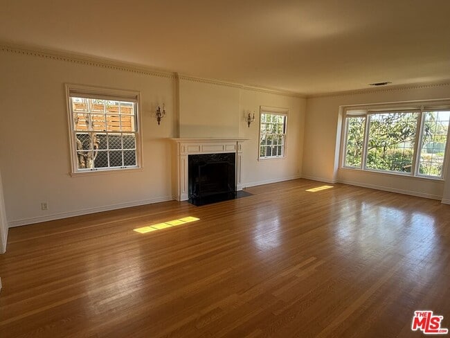 Photo - 2910 Motor Ave