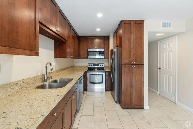 Building Photo - Charming 3BR Townhome in La Mesa
