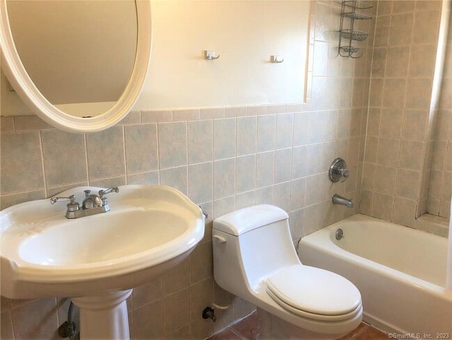 Photo - 1944 Bedford St Unidad 3