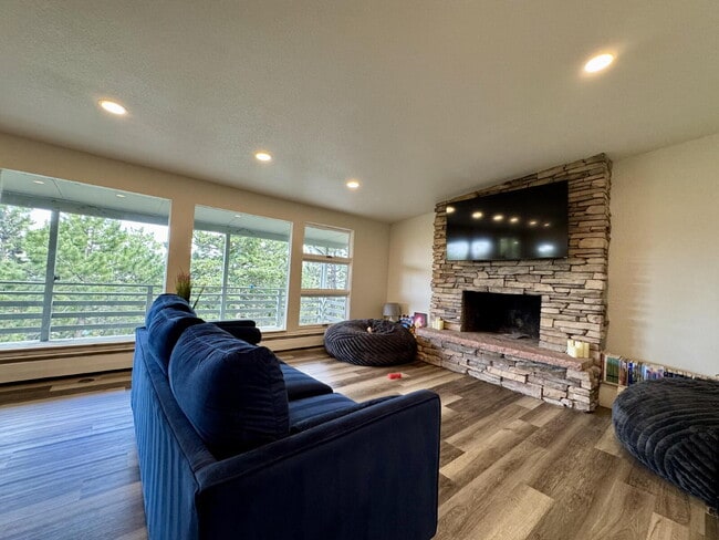 Photo - 11922 Hillcrest Rd