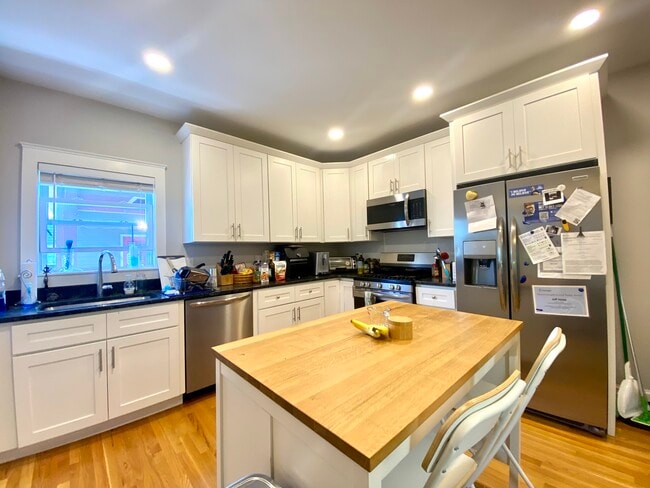 Building Photo - 1433 Cambridge St Unit 1 Rental