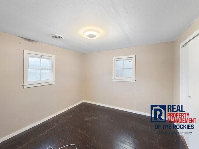 Photo - 2 Bed, 2 Bath with Yard, Parking & Laundry – Pet Friendly
