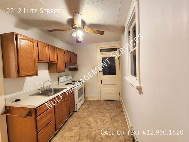 Photo - 2212 Lutz St