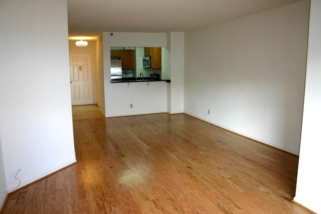 Photo - 900 N Stafford St