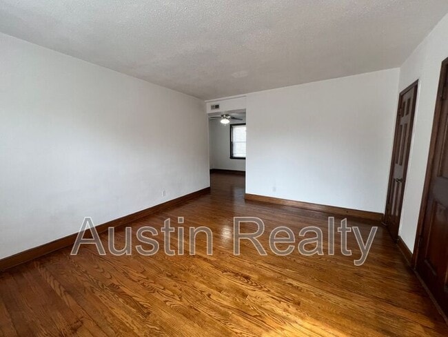 Photo - 7760 Wise Unit 11