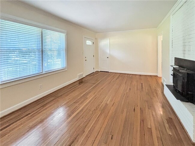 Photo - 6058 Harleston Rd NE