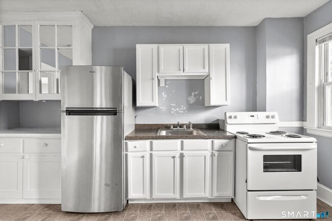 Building Photo - 38 Beacon St Unit 38C2