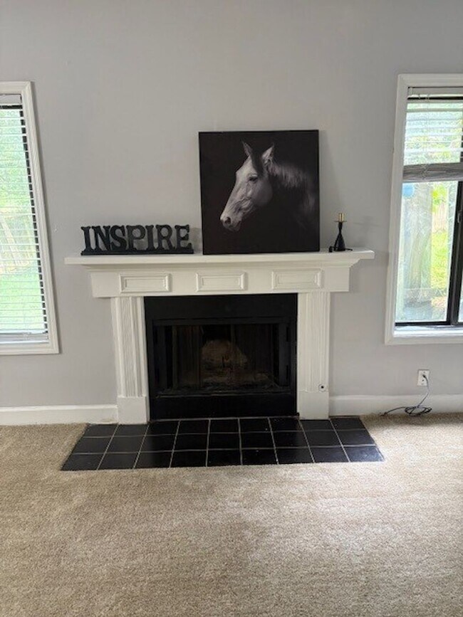 Photo - ***BACK ON THE MARKET****LIVING HERE WILL ...