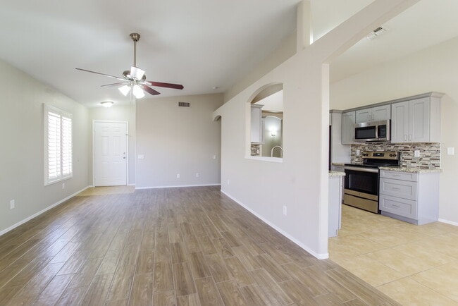 Photo - 16634 N 35th Way