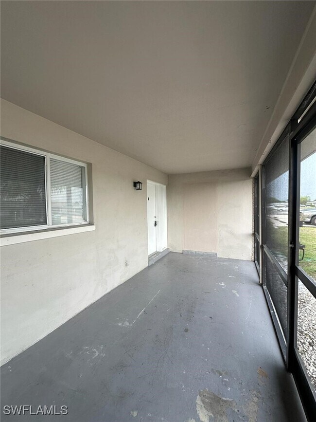 Building Photo - 4826 Marine Dr