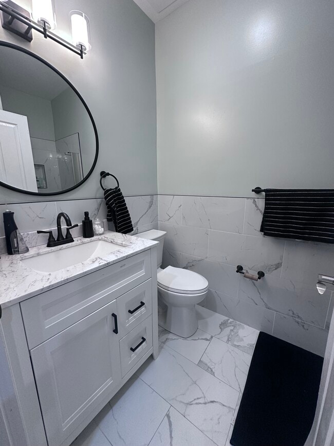 Photo - 105 Deer Park Rd