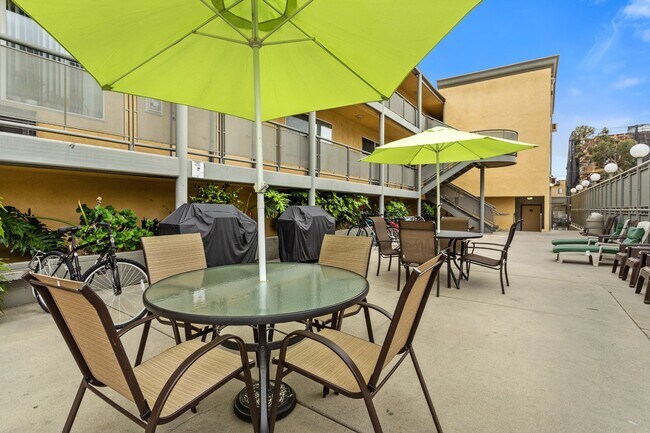 721 W 30th St Unidad 4