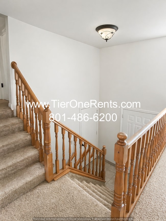 Photo - **MOVE IN SPECIAL** $300 off first month's rent