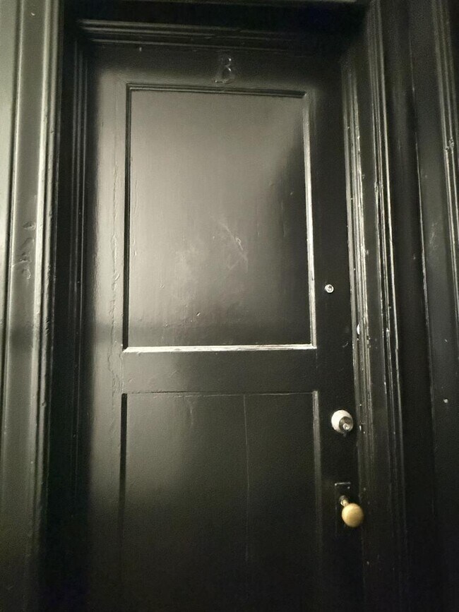 Building Photo - 360 Baker St Rental
