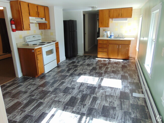 Building Photo - 39 Main St Unit #4 Rental