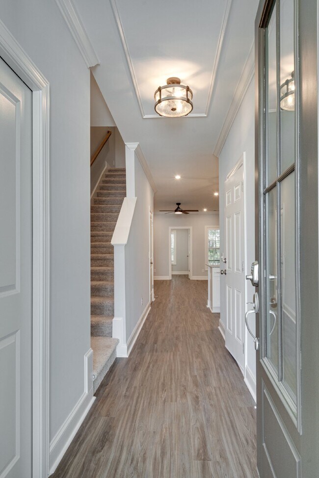 Photo - Three-bedroom Townhouse with a wooded view...