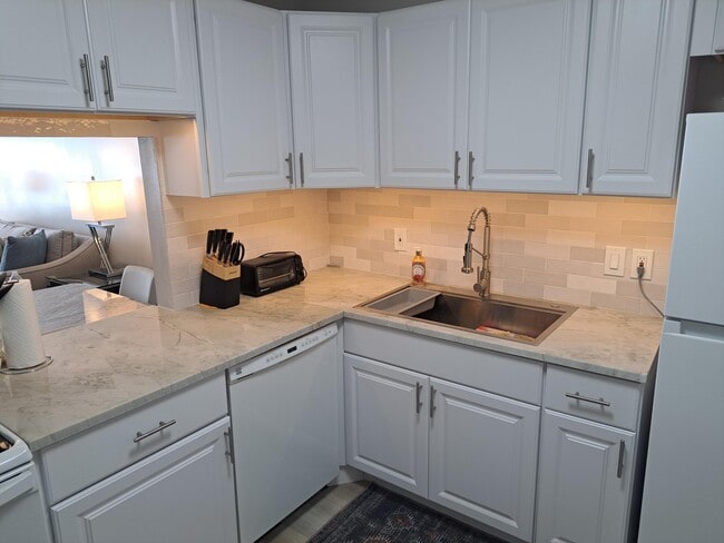 Photo - 1502 S Lakeside Dr Unit 208