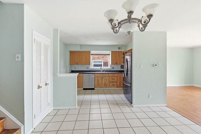 Photo - 2217 Hoffnagle St