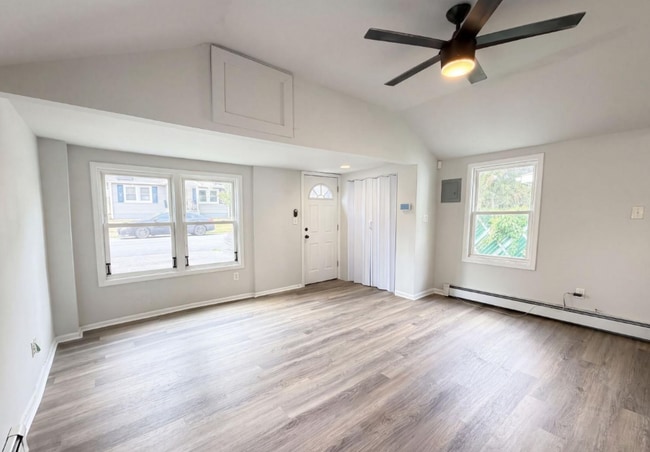 Photo - 937 Grove Ave