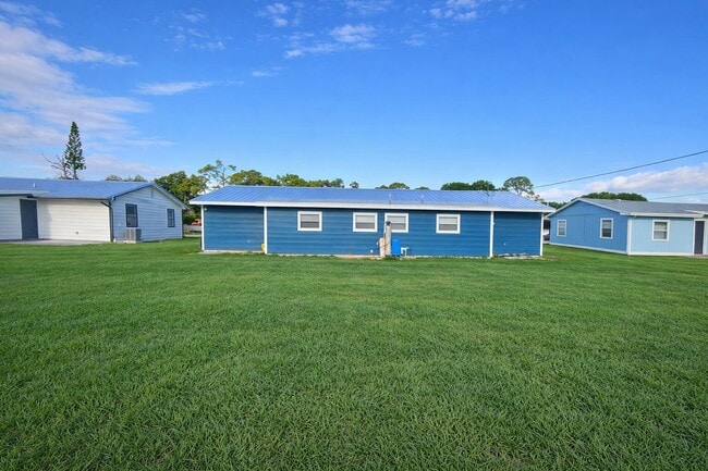 Photo - 5010 Killarney Ave