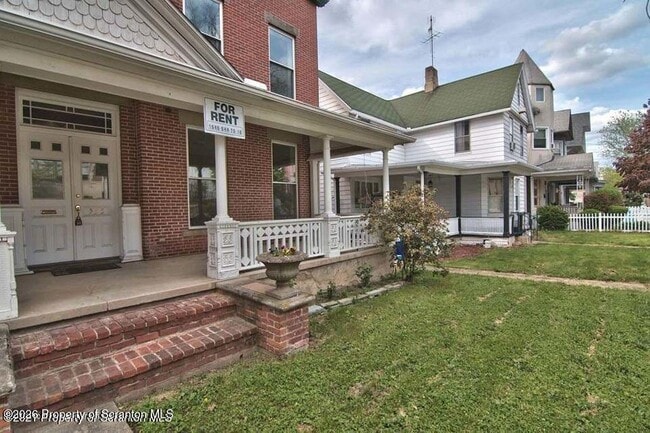 Photo - 533 Quincy Ave