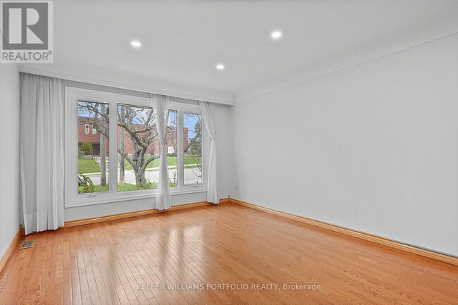 Photo - 68 Athabasca St