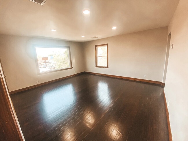 Photo - Triplex Unit 2F