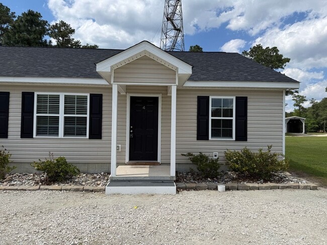 Building Photo - Nice 2 Bedroom, 2 bath duplex.