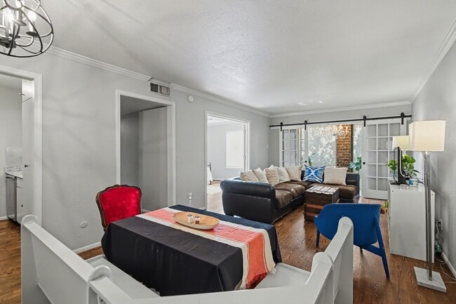 Photo - 7575 Katy Fwy Unidad 102