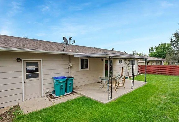 Building Photo - 1001 Ponderosa Dr