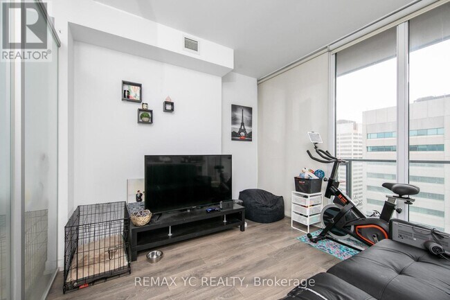 Photo - 426 University Ave Unit 2610