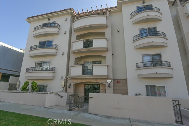 Photo - 11848 Kiowa Ave Condo Unit PH1