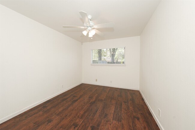 Photo - 5375 Little John Ln