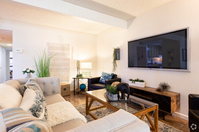 3BR, 2BA