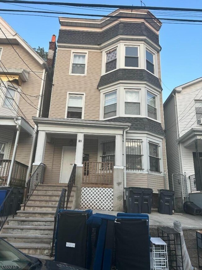 Building Photo - 81 2nd St Rental