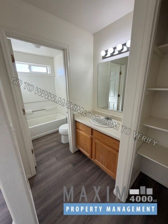 Photo - 483 David Ct