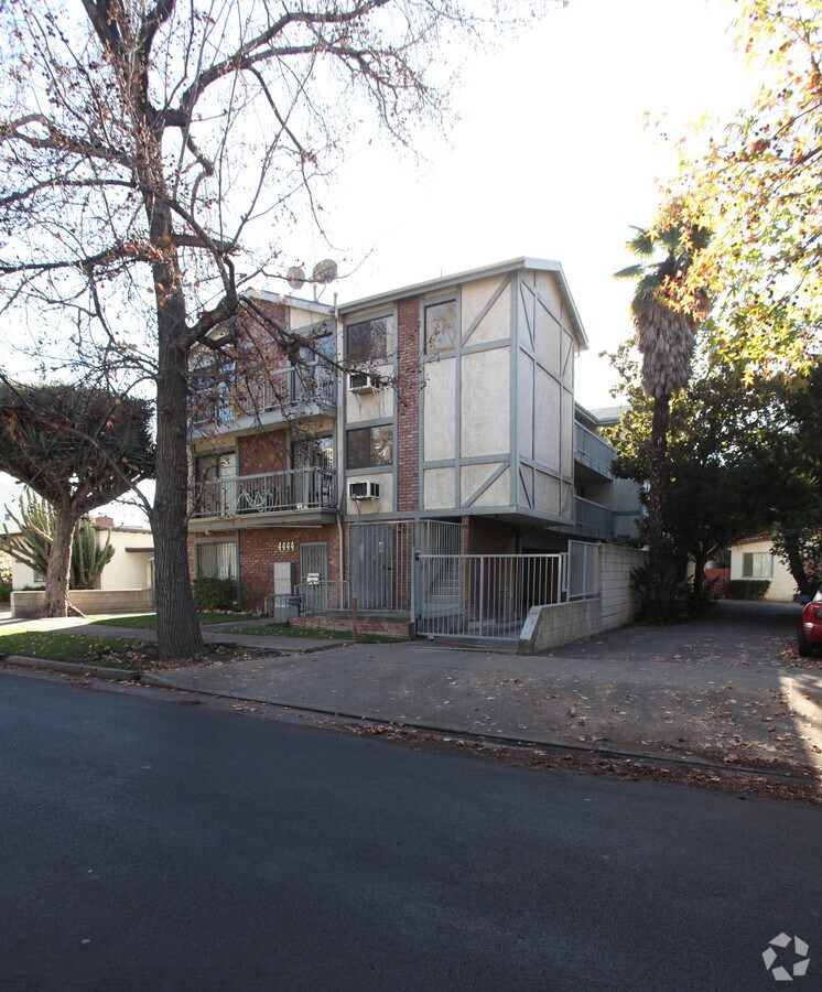 Photo - 4444 Avocado St