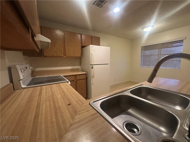 Photo - 1873 Dwarf Star Dr Unidad 245