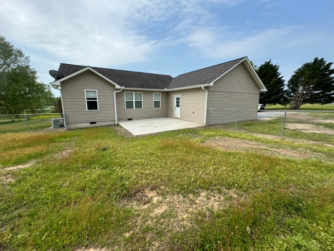 Photo - 1692 Horton Rd SW