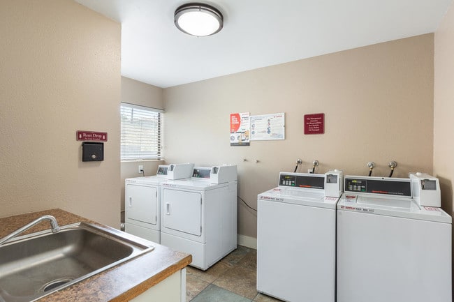 2185 Chatsworth Blvd, San Diego, CA 92107-Loma Highlands Apartment Homes Community Laundry Room