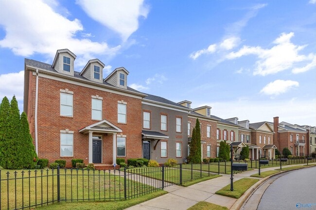 Photo - 120 Park Square Ln