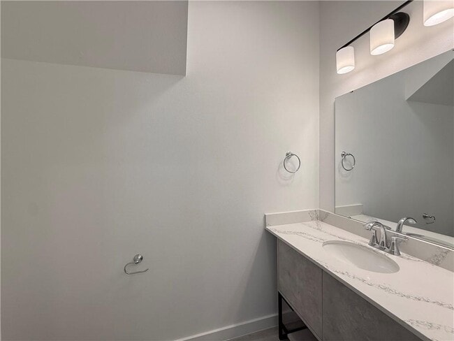 Photo - 851 Reading RR Ln