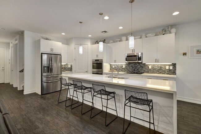 Photo - 100 NW 69th Cir