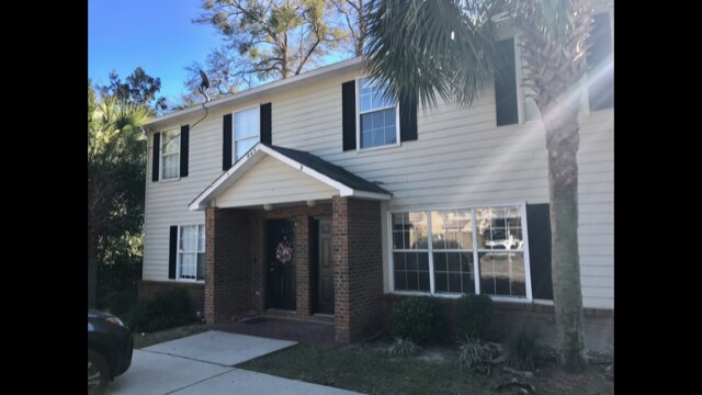 Exterior - 845 W Georgia St Apartments Unit #1
