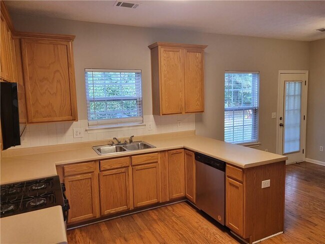 Photo - 310 Hulan Way House