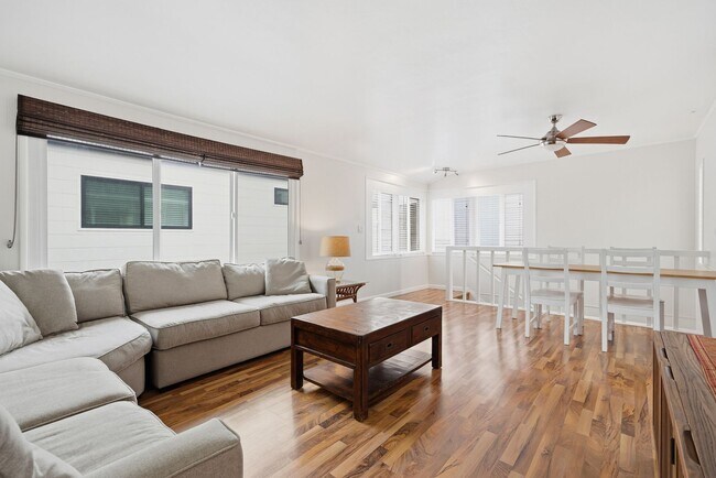 Building Photo - Newly Remodeled 3-Bedroom on Balboa Island... Unit 309 1/2 Onyx