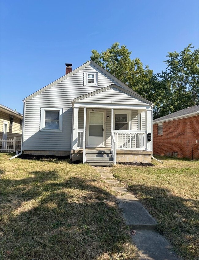 Building Photo - Charming 3 Bedroom Home