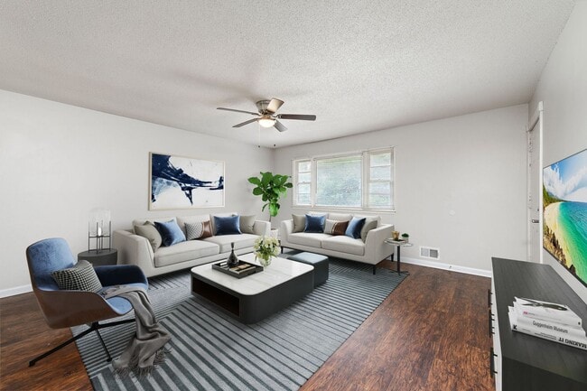 Photo - Beautifully Updated 1/2 Duplex in Prime Kansas City Location!