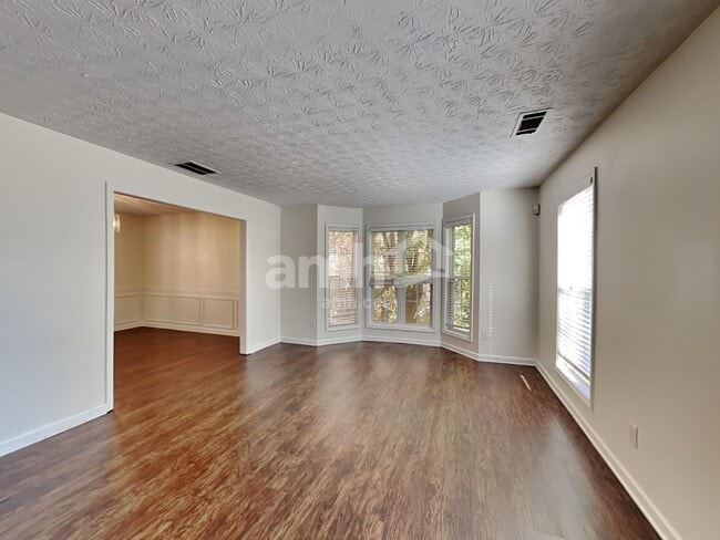 Photo - 820 Madison Chase Way